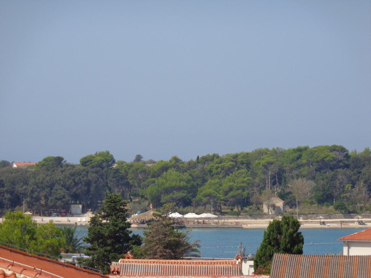 Apartments Miki 2 Novalja Bagian luar foto