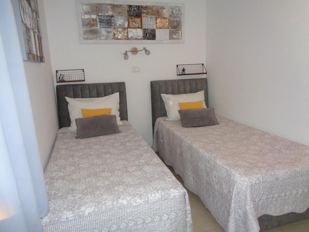 Apartments Miki 2 Novalja Bagian luar foto