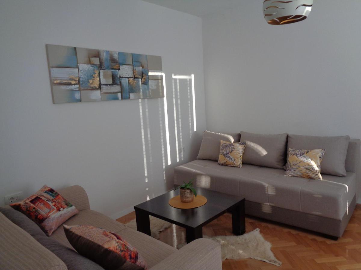 Apartments Miki 2 Novalja Bagian luar foto