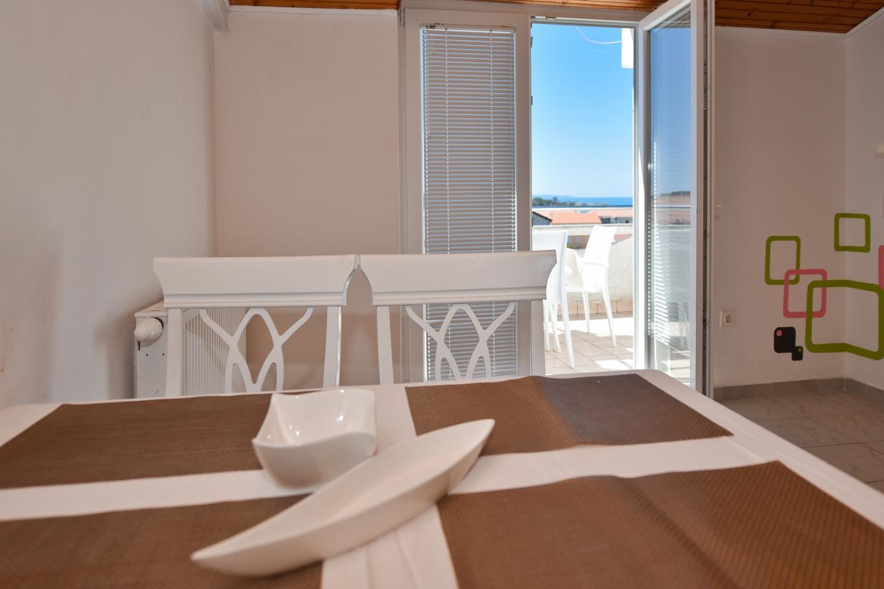 Apartments Miki 2 Novalja Bagian luar foto